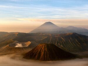 melihat sunrise di Gunung Bromo