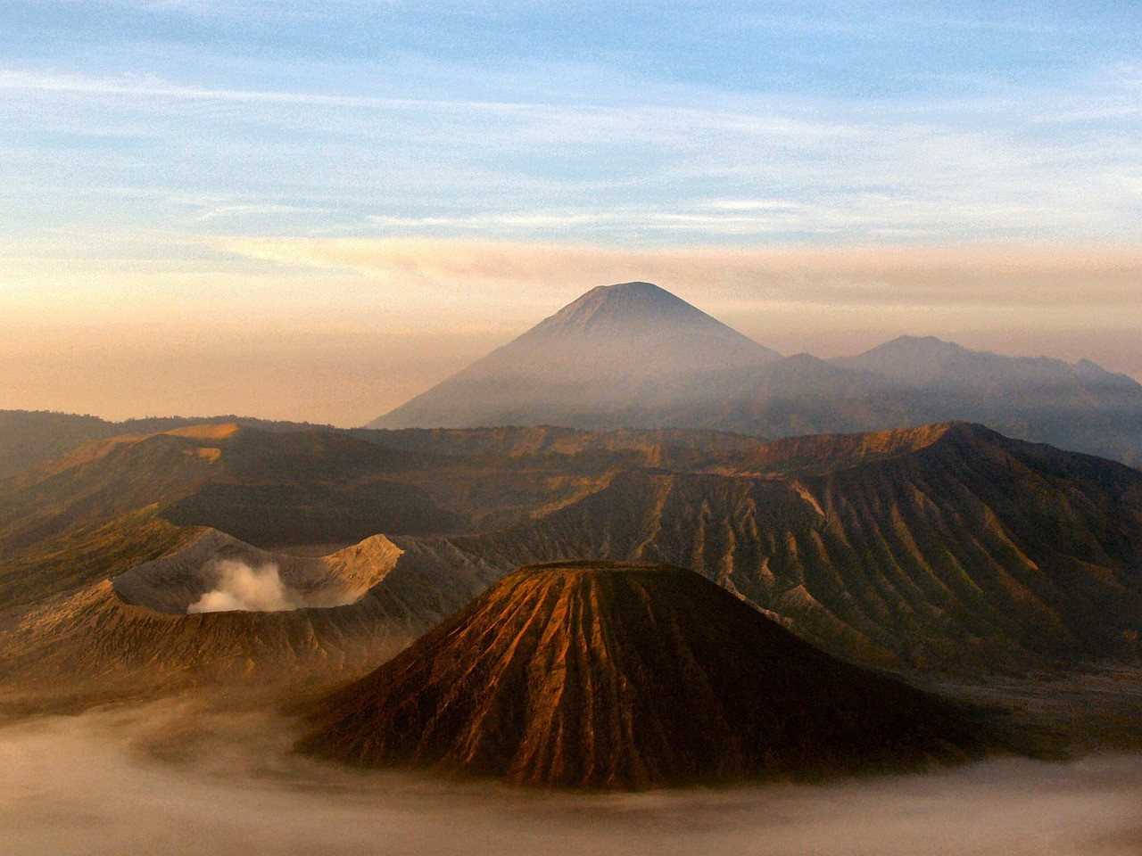 melihat sunrise di Gunung Bromo