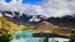 gunung indah di Indonesia