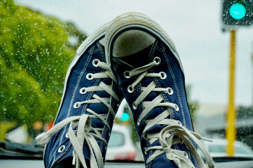 Tips memasang tali sepatu