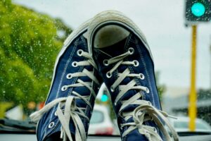Tips memasang tali sepatu