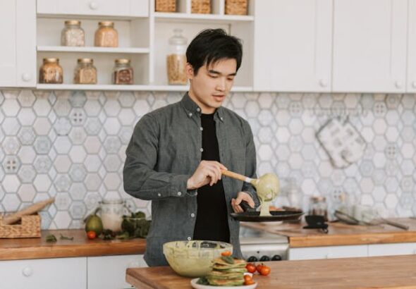 Tips membalik pancake