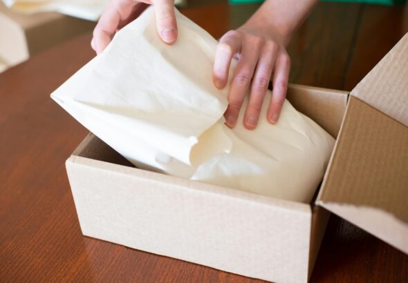 Membungkus paket